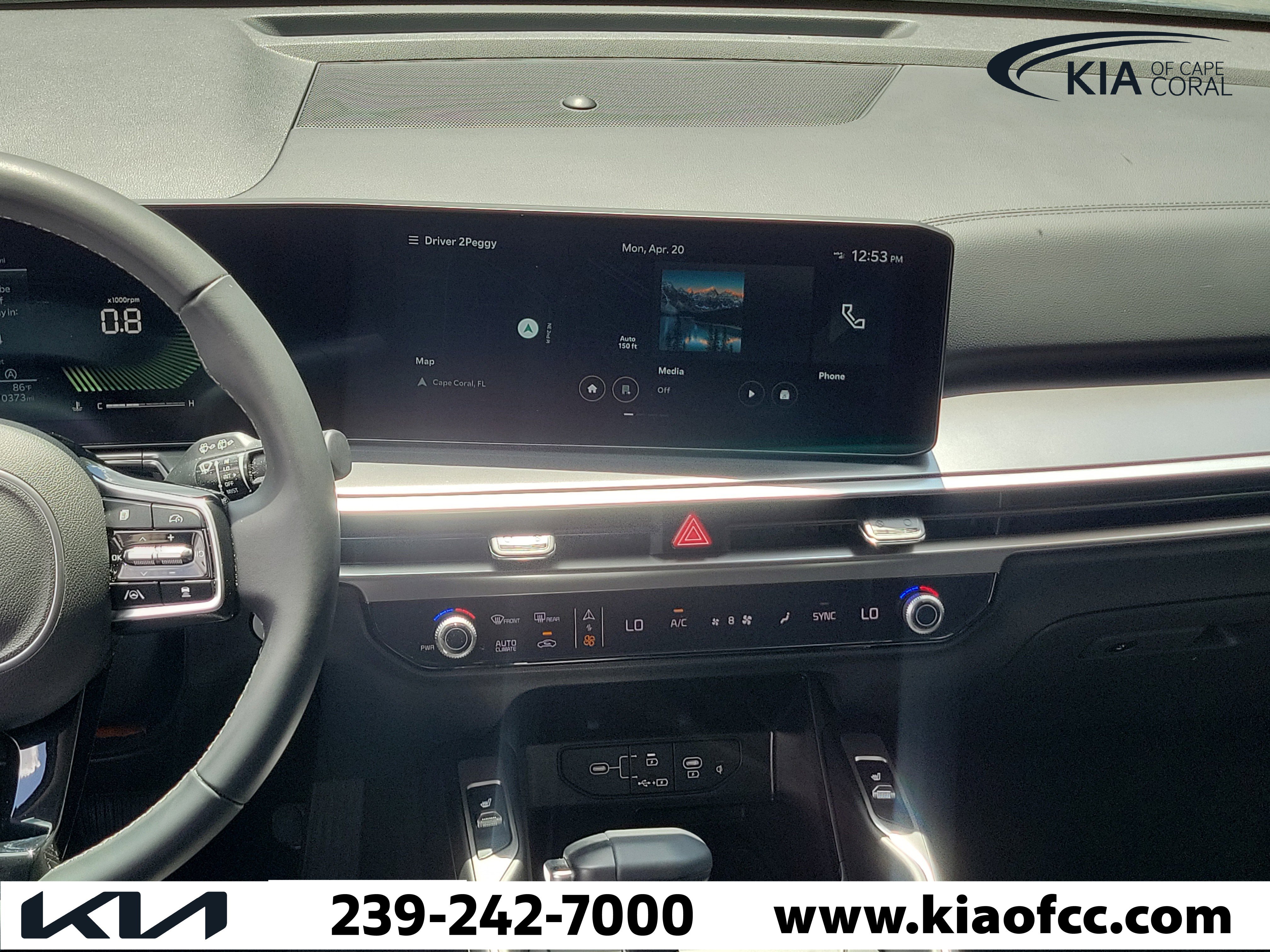 Used 2025 Kia Sorento EX w/ Panoramic Sunroof Package image 18