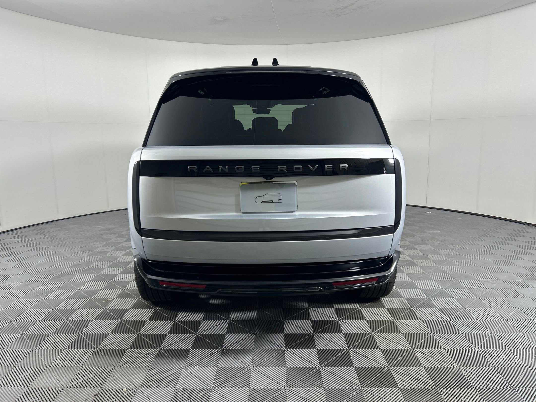 New 2025 Land Rover Range Rover SE image 8