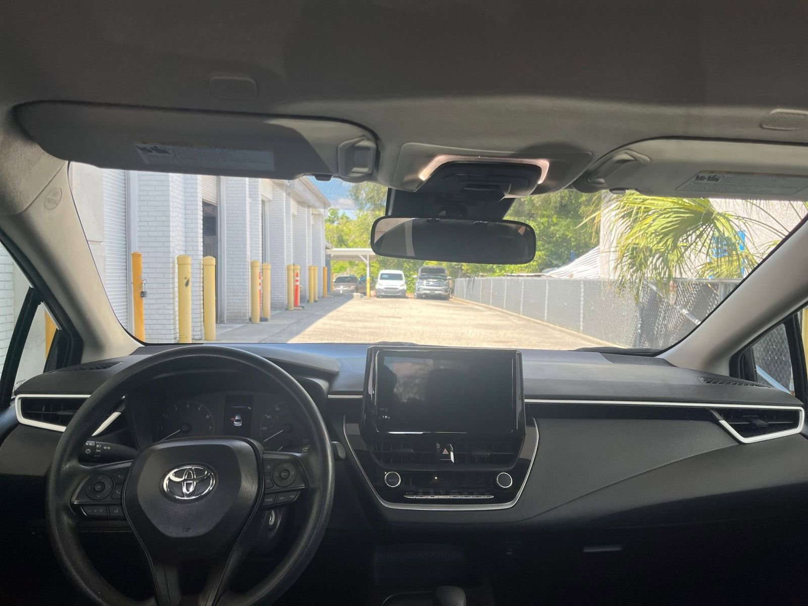 Used 2025 Toyota Corolla LE FWD image 31