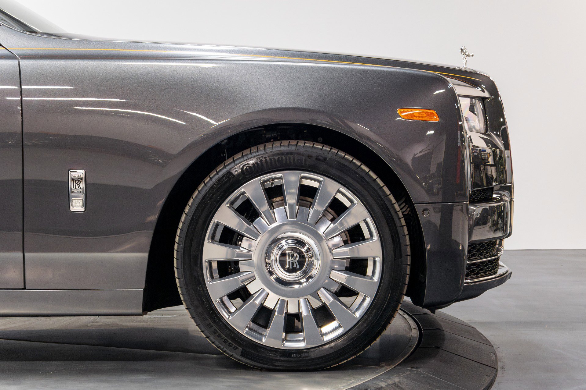 Used 2019 Rolls-Royce Phantom Sedan image 20