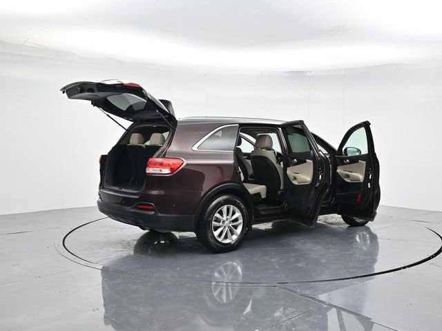 Used 2016 Kia Sorento LX w/ LX Convenience Package image 46