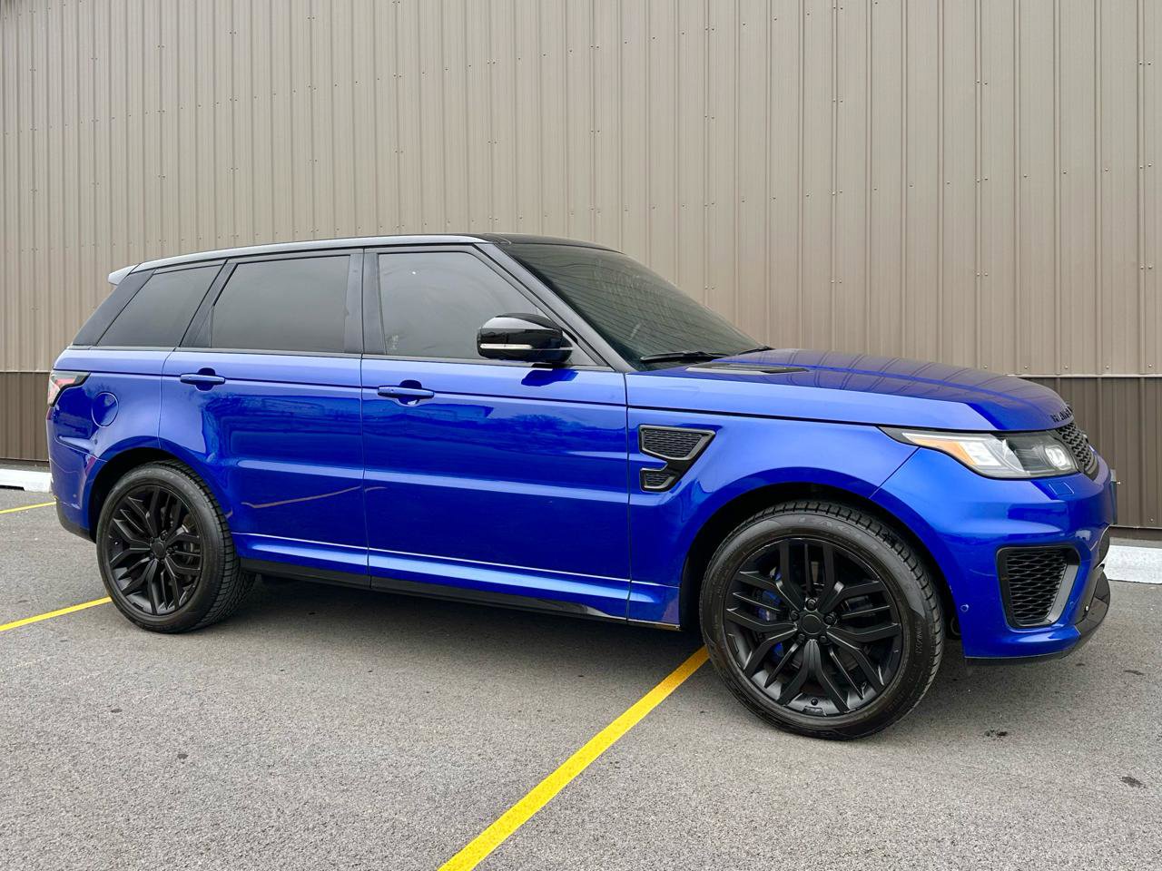 Used 2015 Land Rover Range Rover Sport SVR image 14