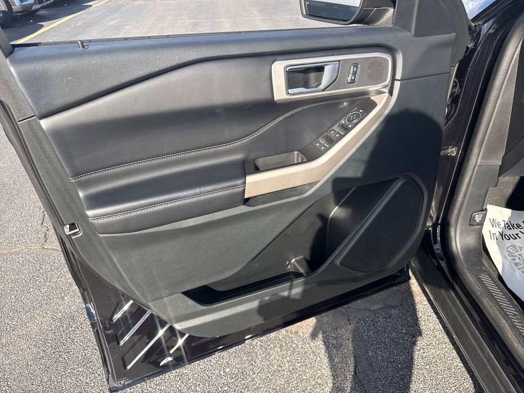 Used 2023 Ford Explorer XLT w/ Equipment Group 202A image 27