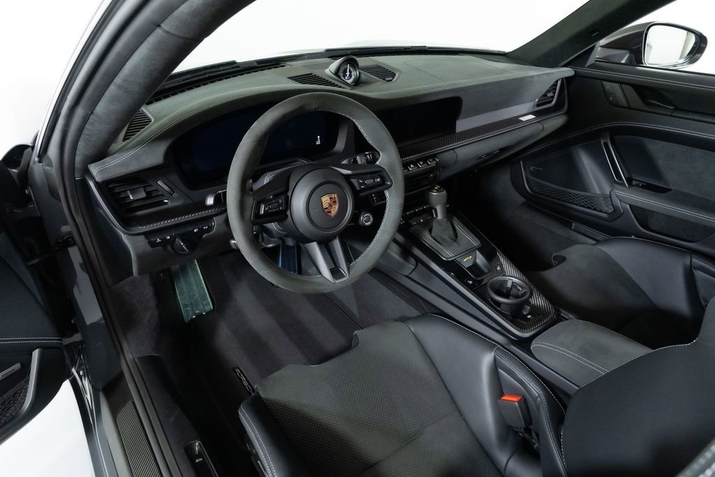Used 2025 Porsche 911 GT3 w/ Weissach Package RWD image 4