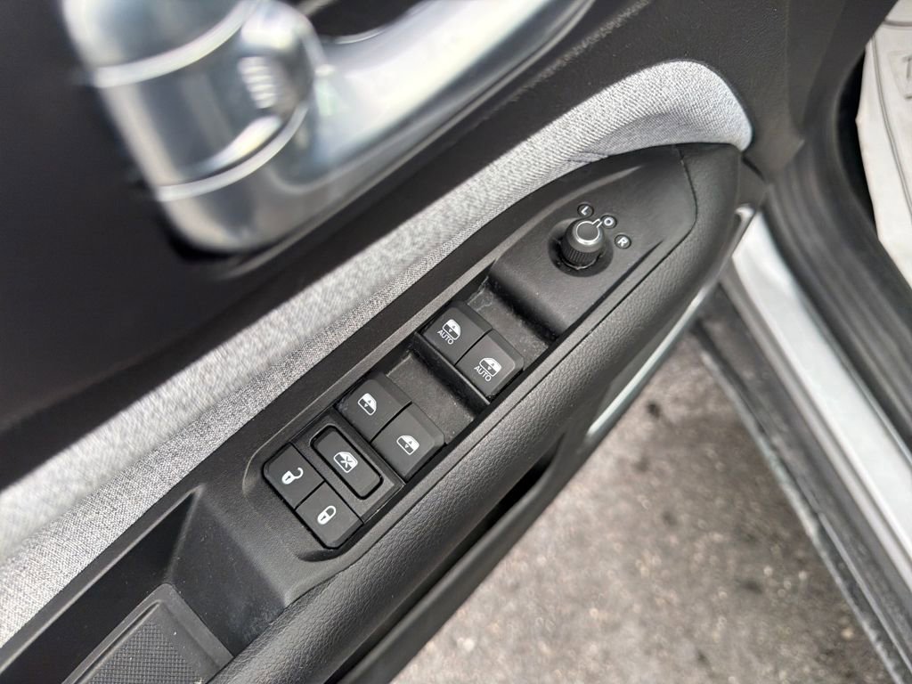 Used 2022 Jeep Compass Latitude image 19