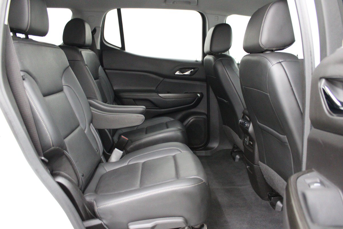 Used 2022 GMC Acadia SLT w/ LPO, Floor Liner Package FWD image 12