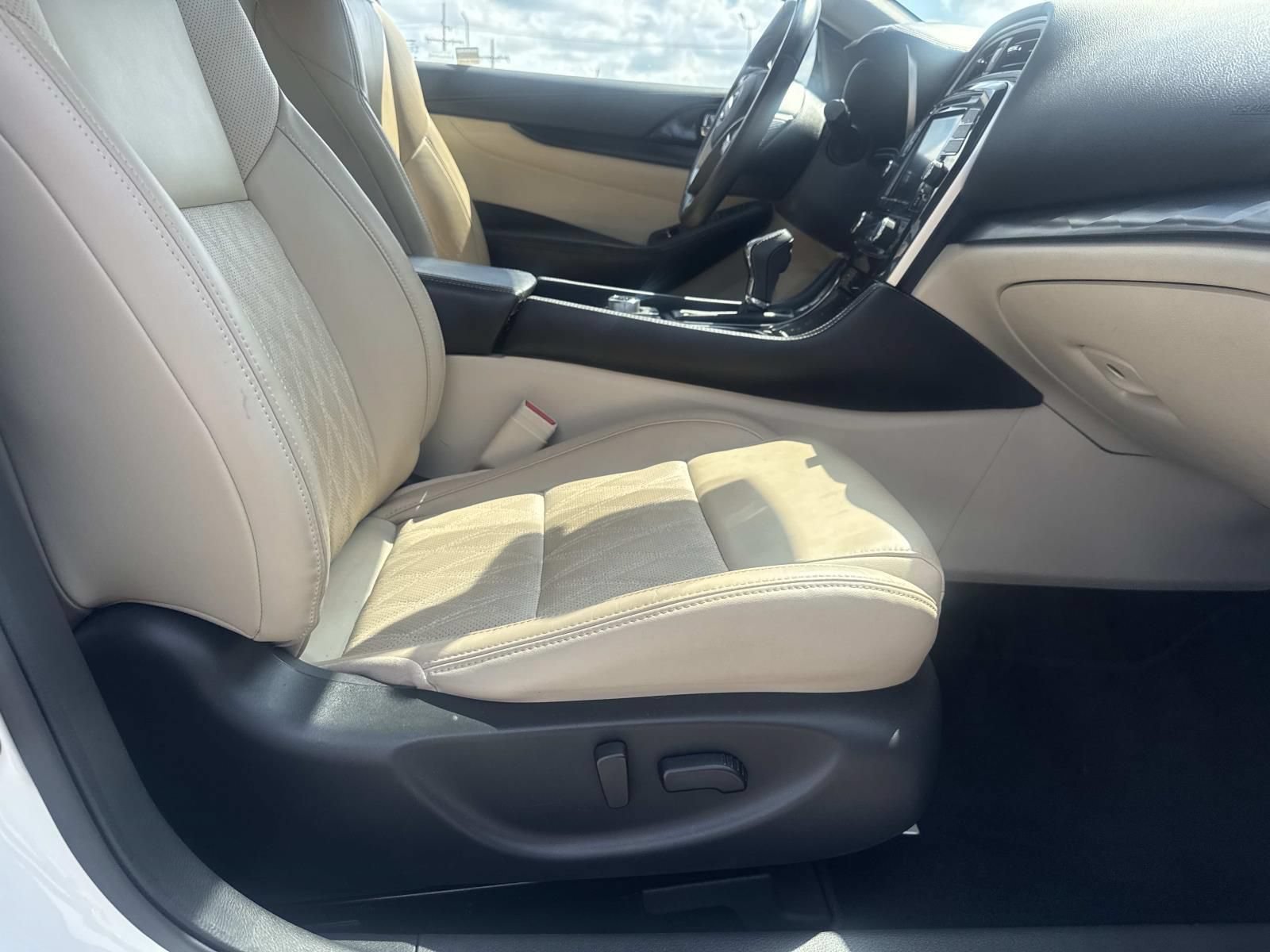 Used 2023 Nissan Maxima Platinum w/ Sport Mat Group FWD image 12
