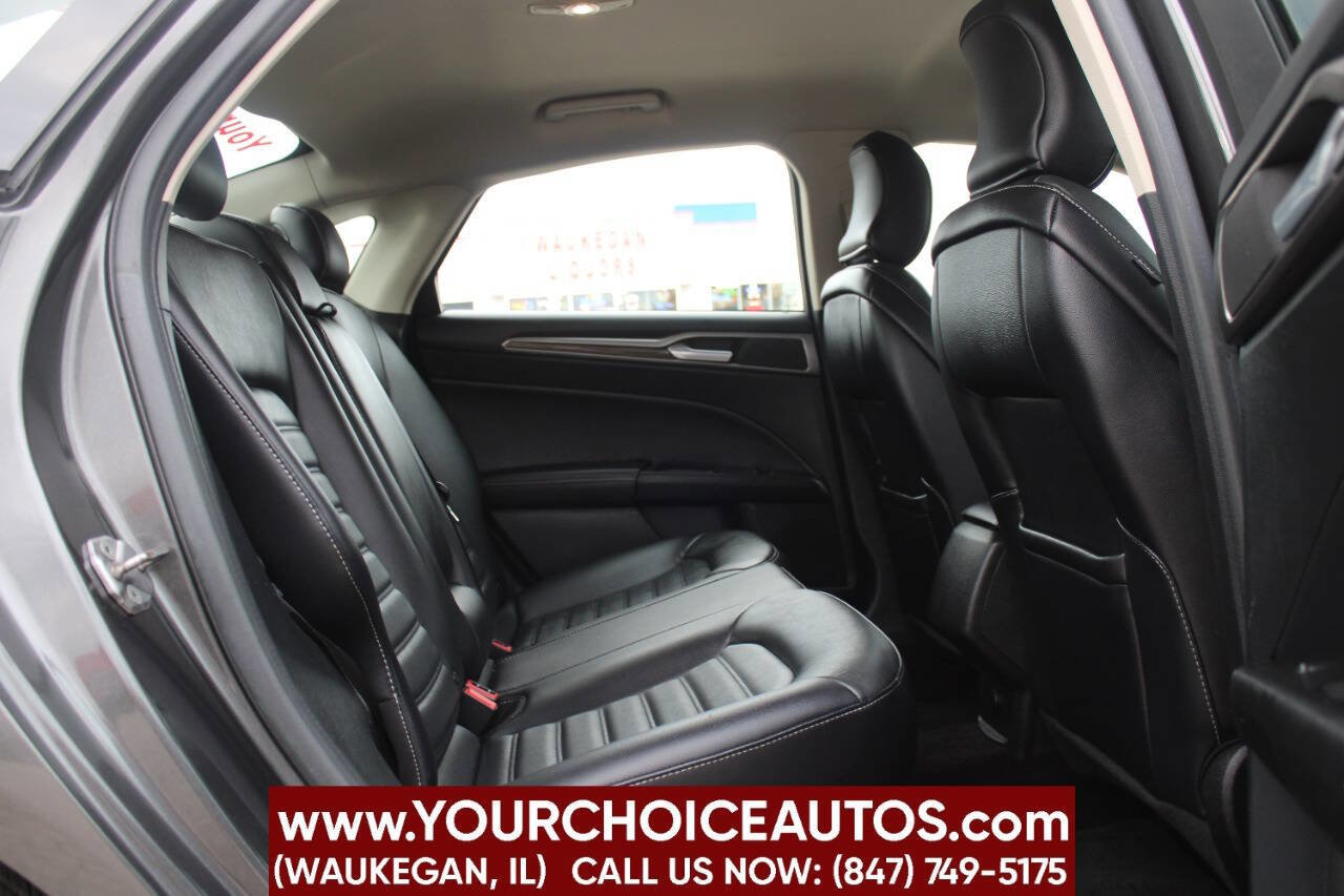 Used 2017 Ford Fusion SE image 13