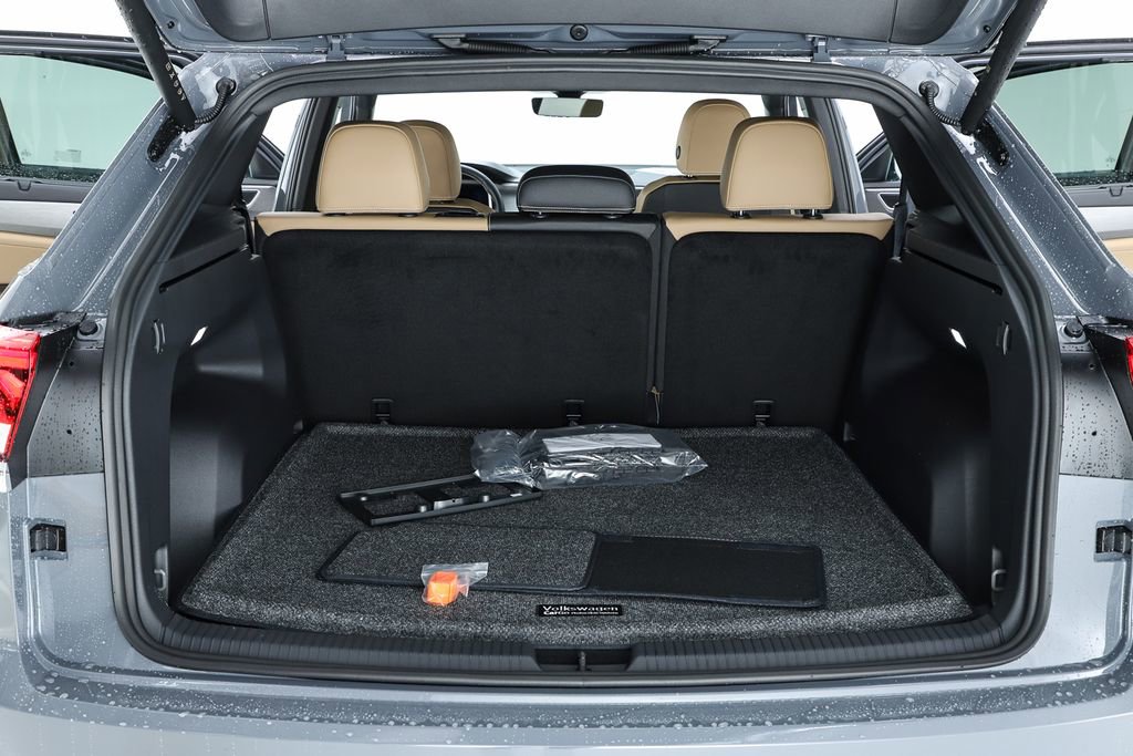 New 2026 Volkswagen Atlas Cross Sport SE image 67