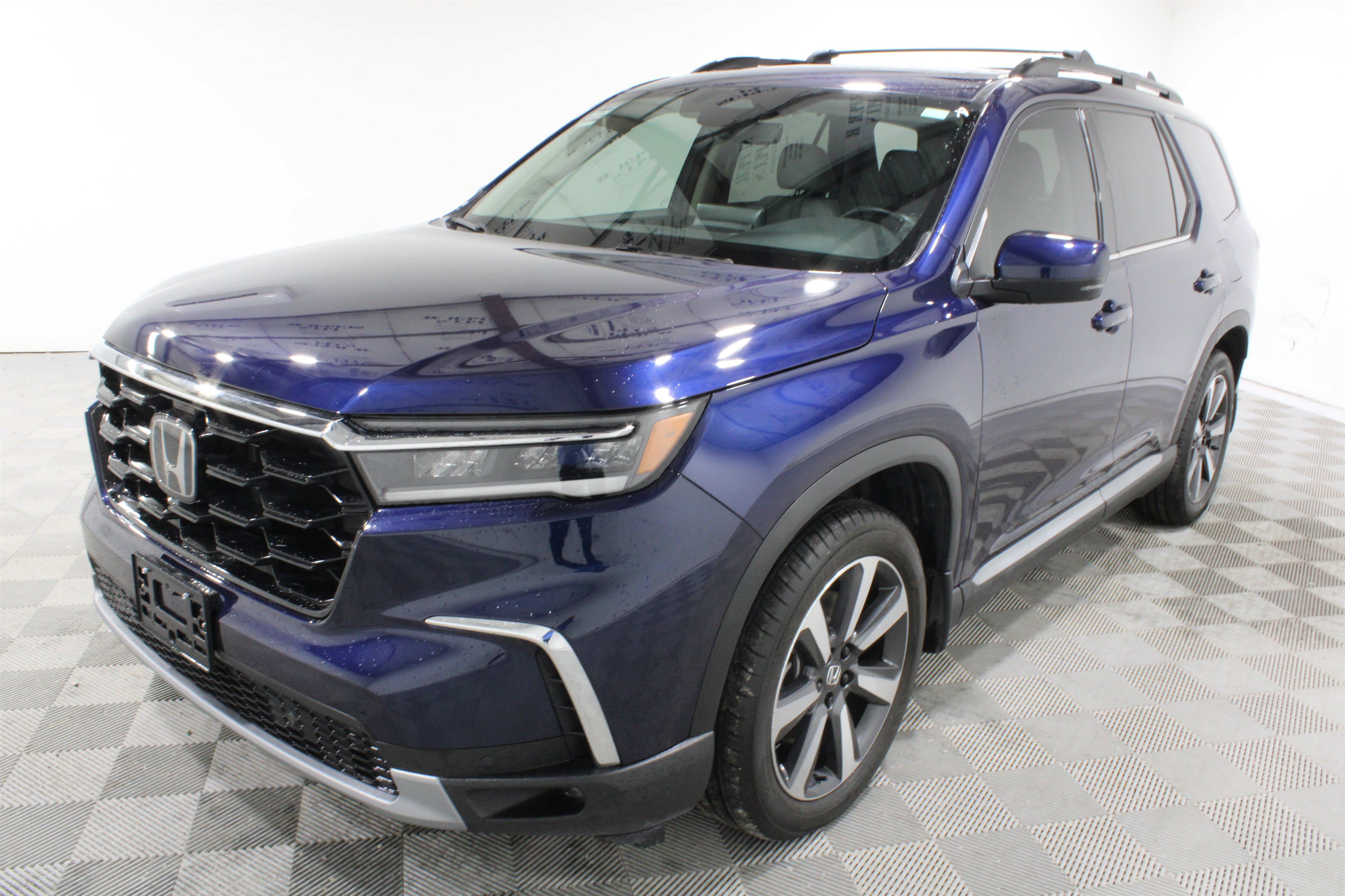 Used 2025 Honda Pilot Touring image 34
