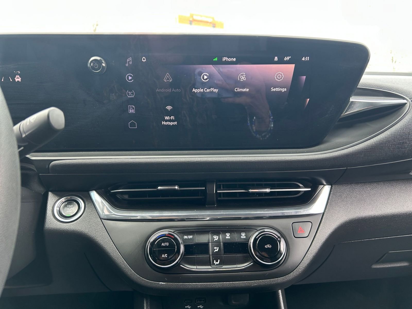 Used 2025 Buick Envista Preferred image 17