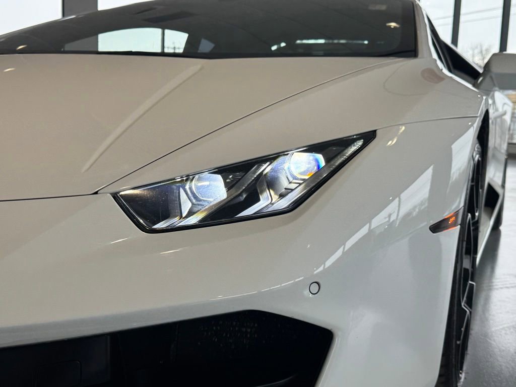 Used 2016 Lamborghini Huracan LP 580-2 image 10