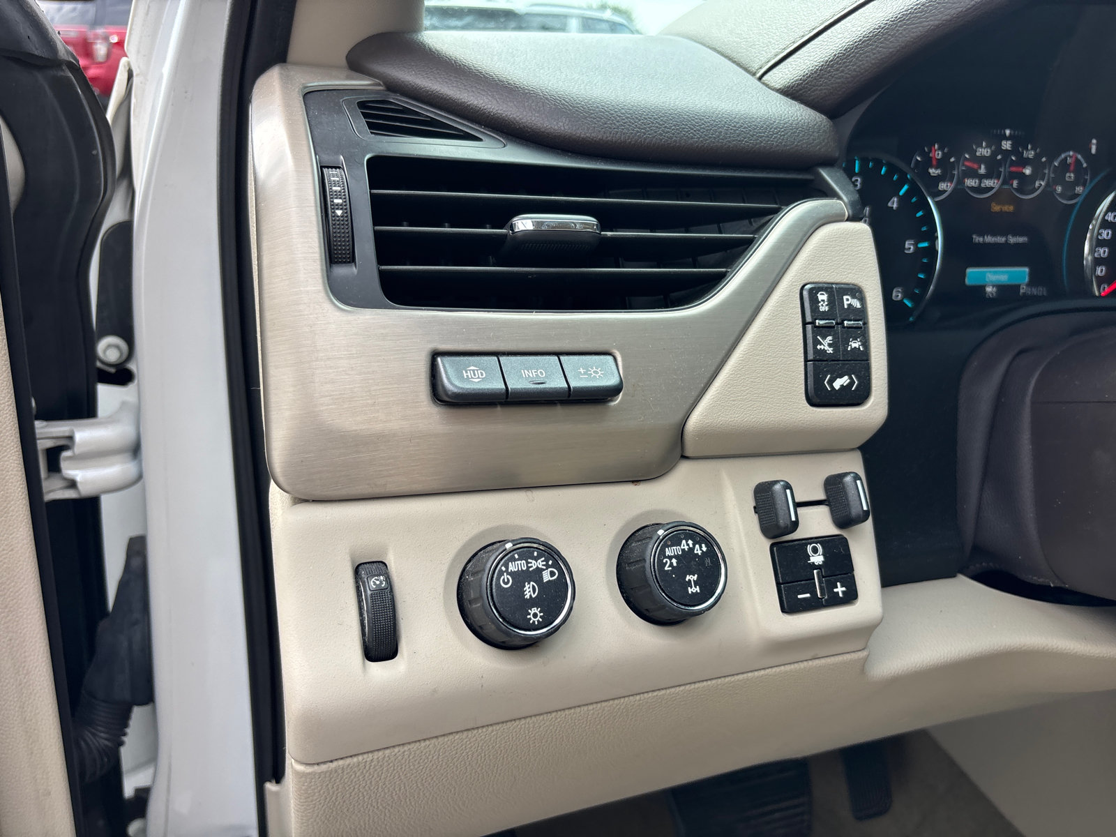 Used 2019 GMC Yukon Denali w/ Denali Ultimate Package AWD/4WD image 13