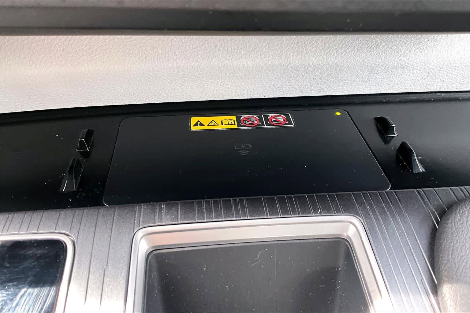Certified 2025 Toyota Sienna XLE FWD image 35