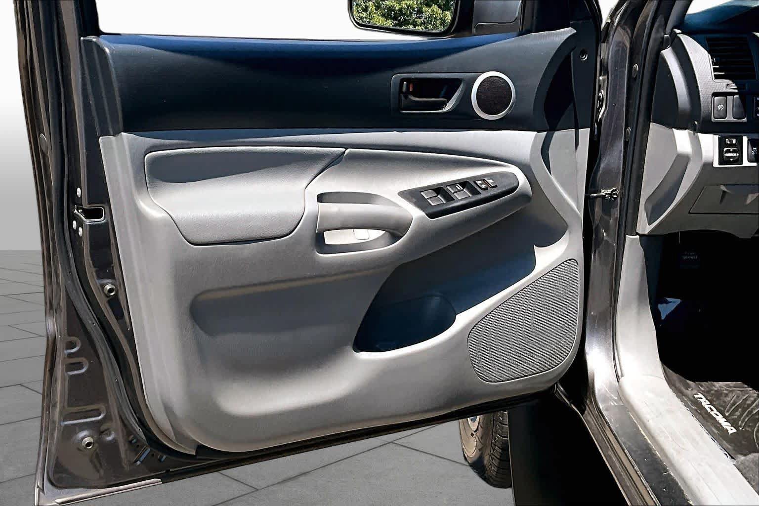 Used 2013 Toyota Tacoma PreRunner w/ TRD Sport Pkg RWD image 21