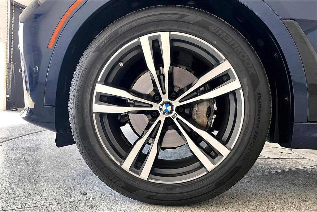 Used 2022 BMW X7 xDrive40i w/ M Sport Package image 11