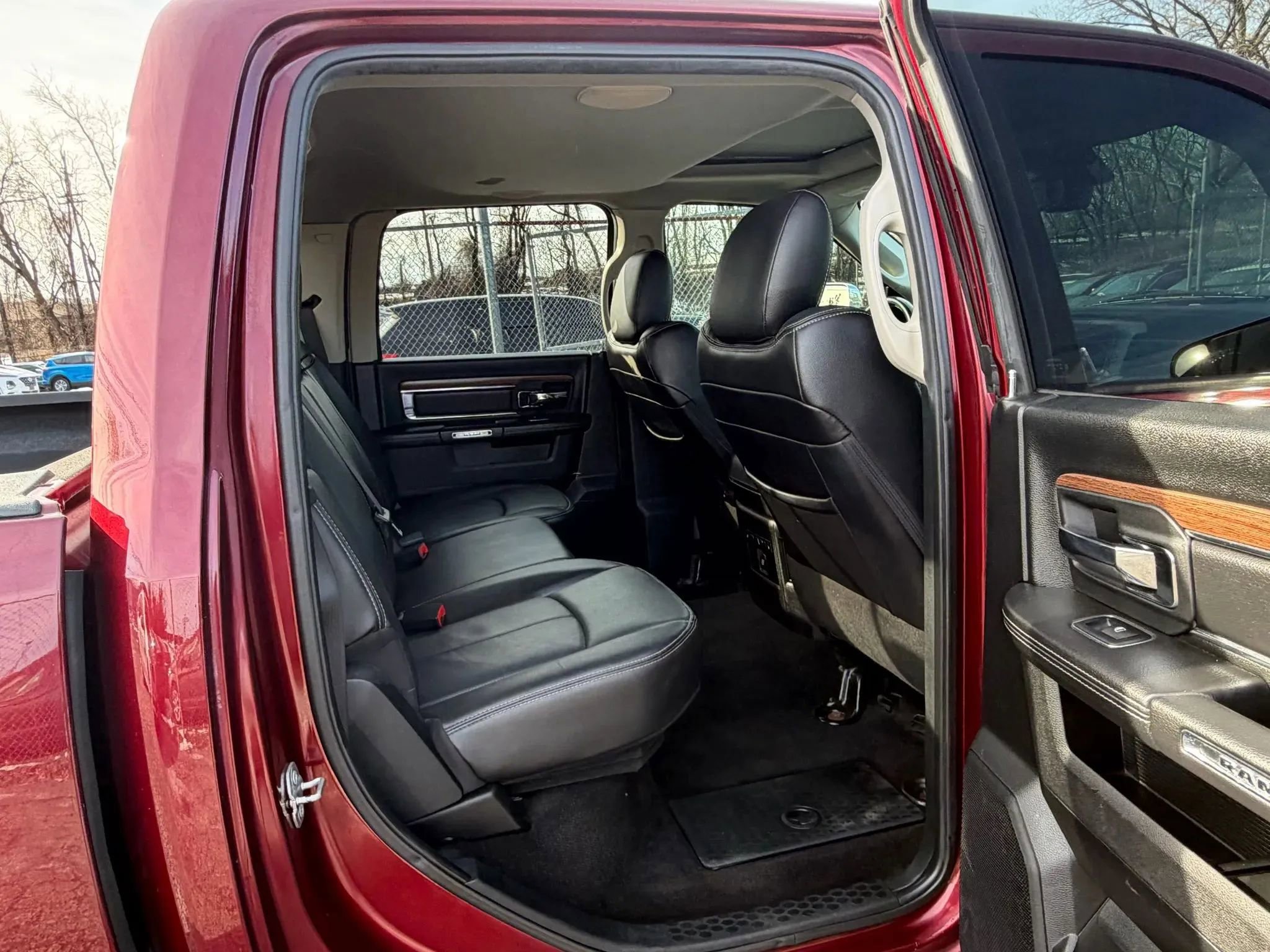 Used 2017 RAM 1500 Laramie image 12