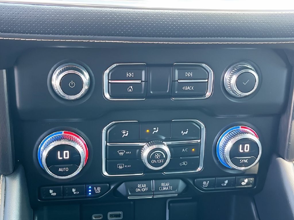 Used 2023 GMC Yukon AT4 w/ AT4 Premium Package AWD/4WD image 16