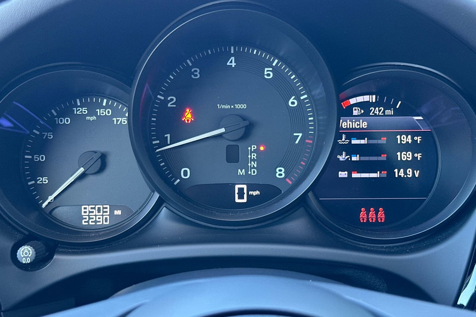 Used 2025 Porsche Macan image 32