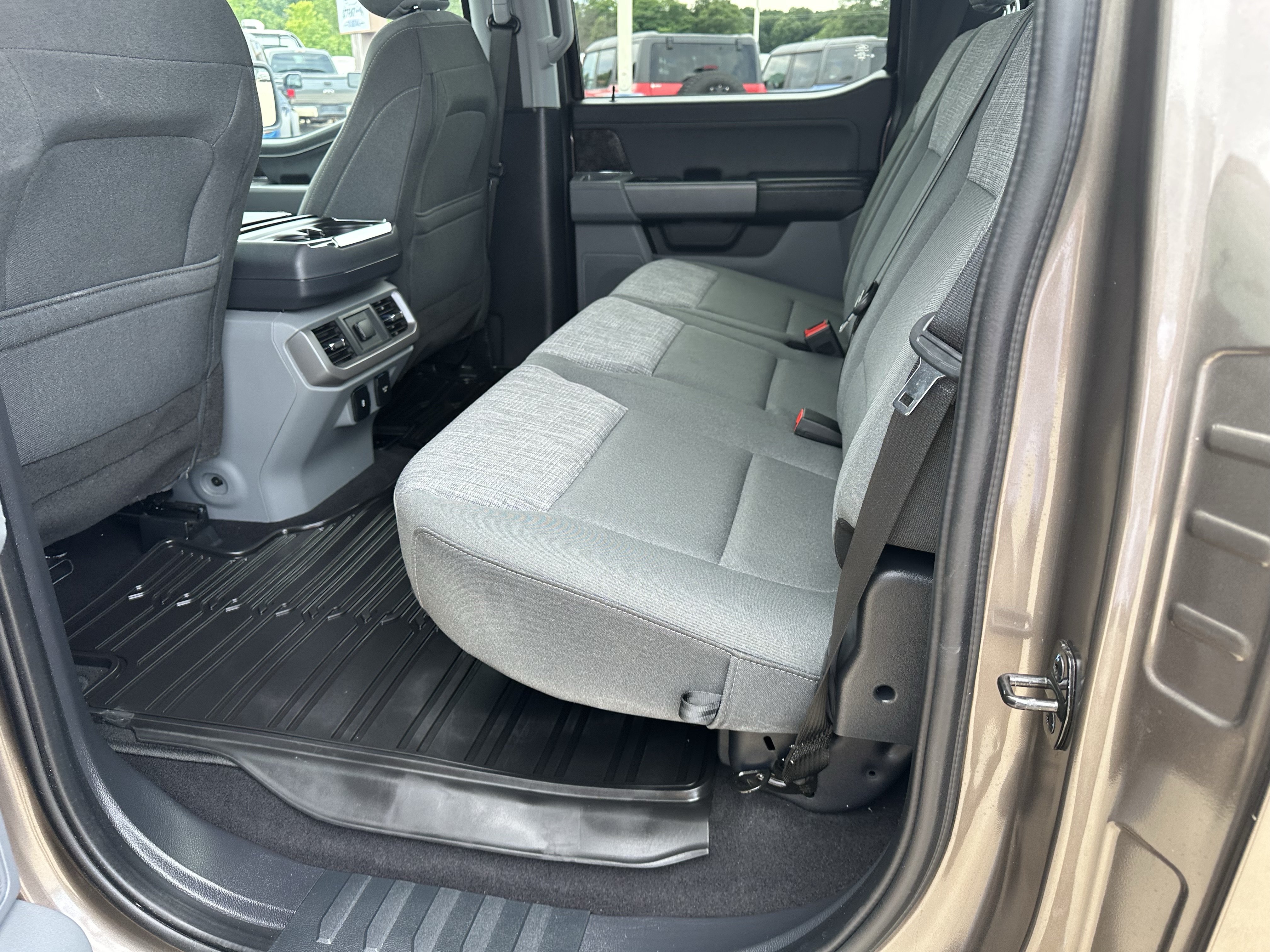 Used 2023 Ford F150 Lightning XLT AWD/4WD image 11