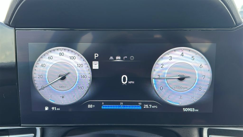 Used 2024 Hyundai Elantra Limited FWD image 3