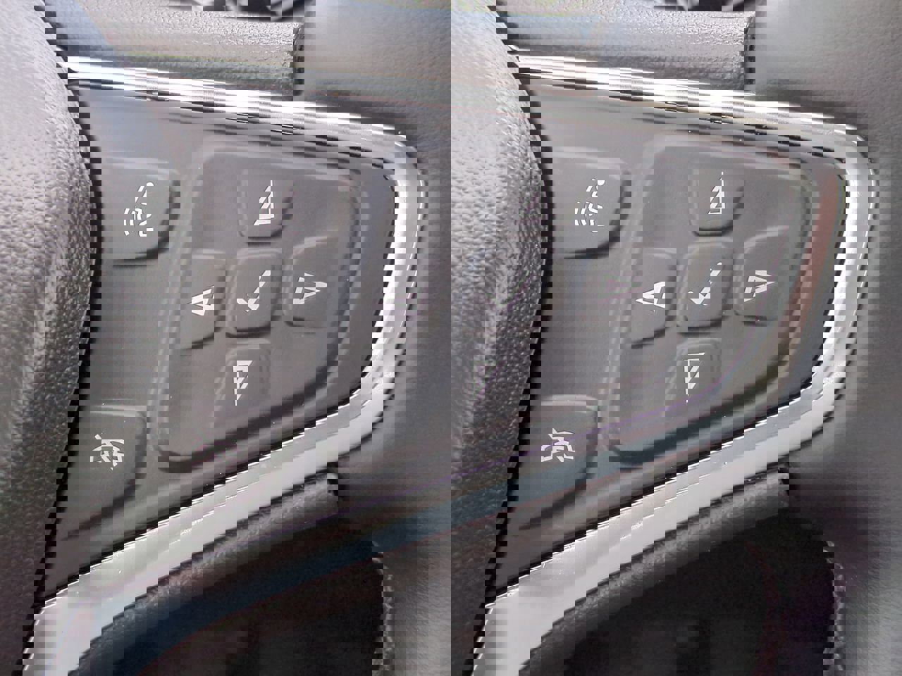Used 2024 Chevrolet Malibu LT image 25