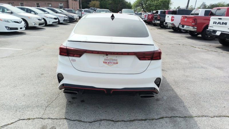 Used 2022 Kia Forte GT FWD image 4
