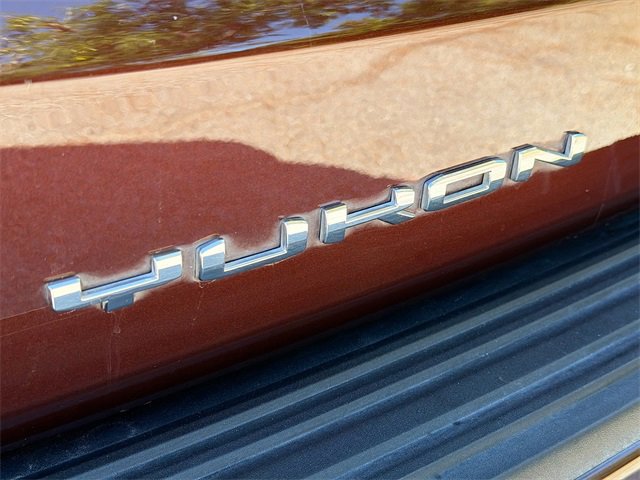 Used 2022 GMC Yukon XL AT4 image 11