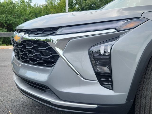 New 2026 Chevrolet Trax LT w/ Driver Confidence Package FWD image 10