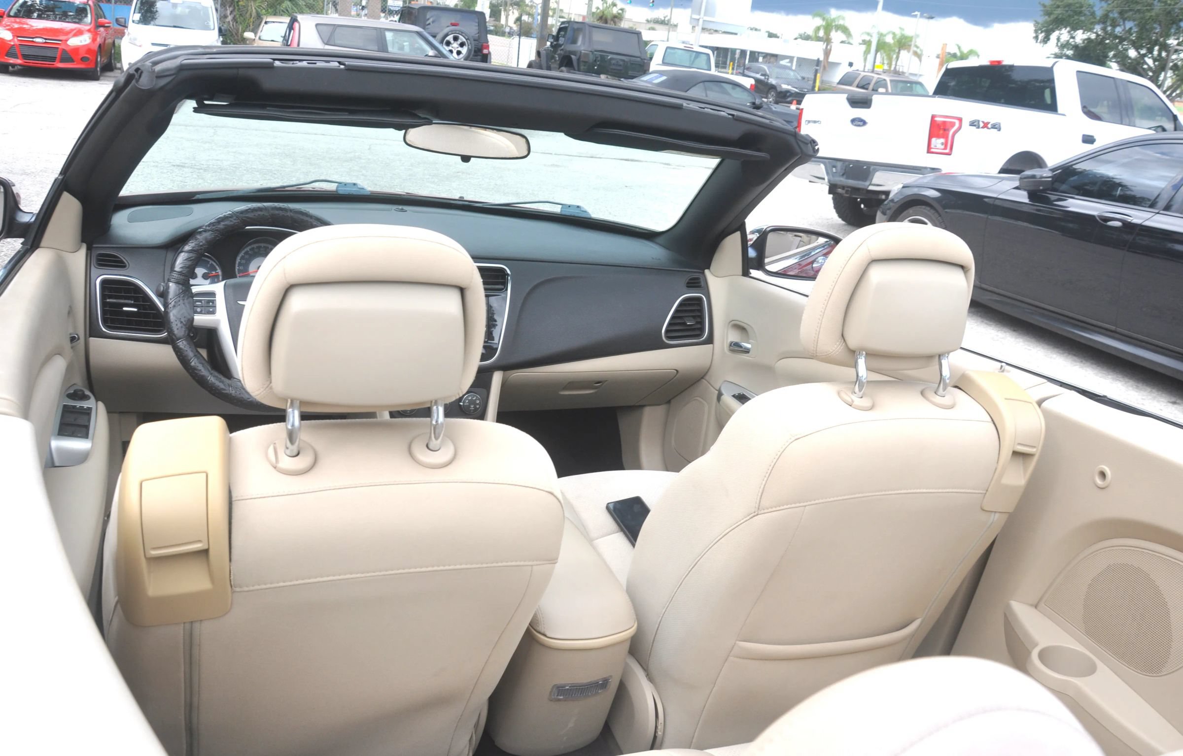 Used 2011 Chrysler 200 Touring FWD image 26