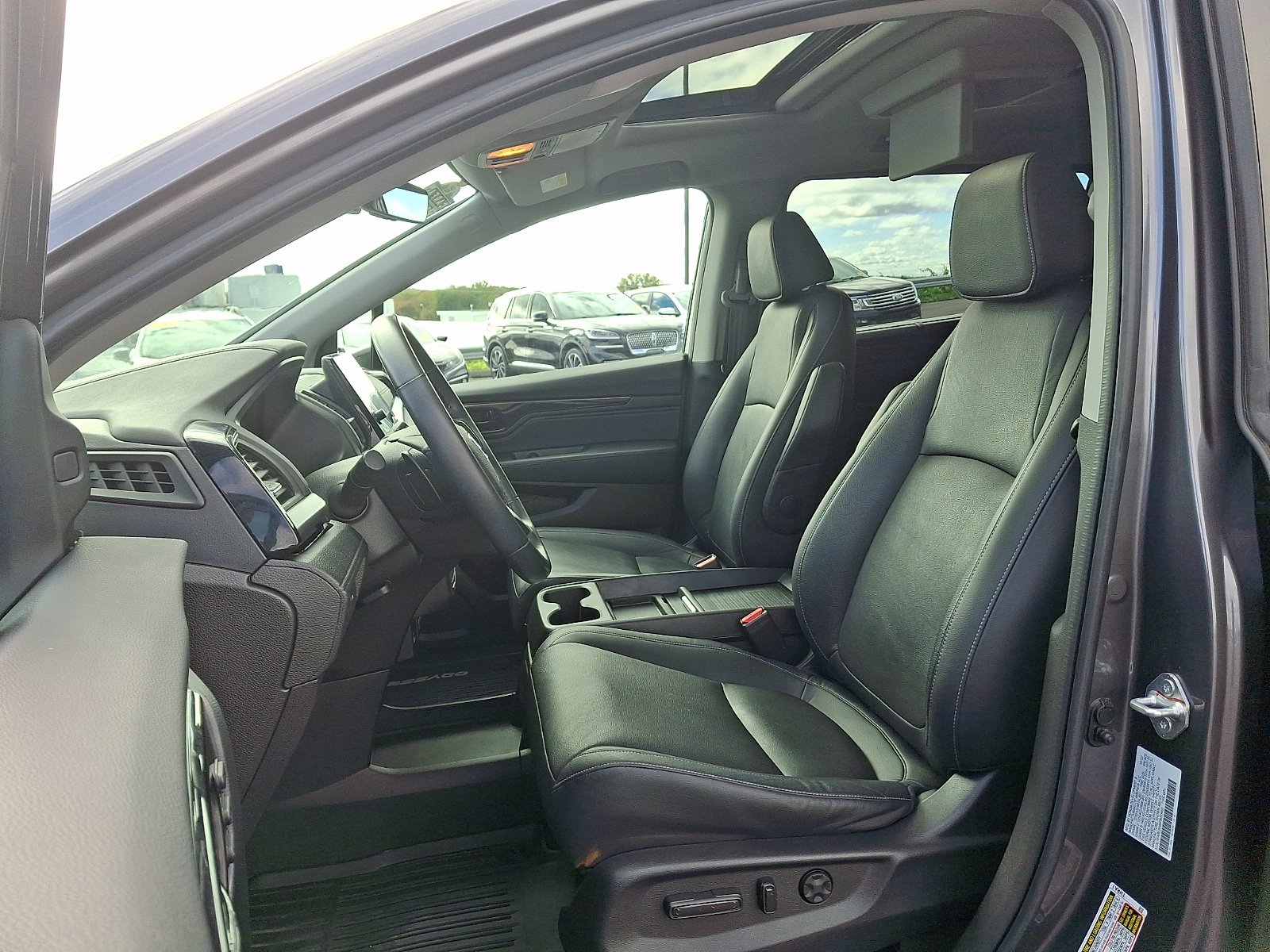Used 2023 Honda Odyssey Touring image 14