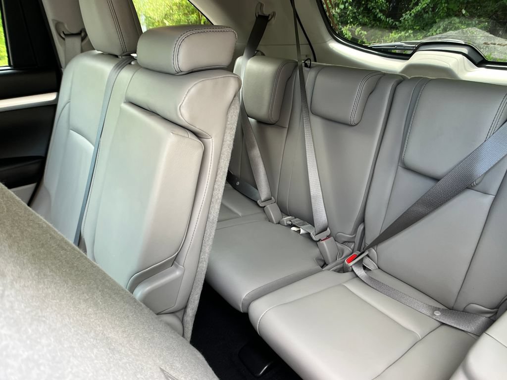 Used 2018 Toyota Highlander XLE AWD/4WD image 23