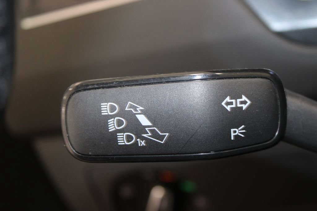 Used 2019 Volkswagen Tiguan SEL FWD image 33