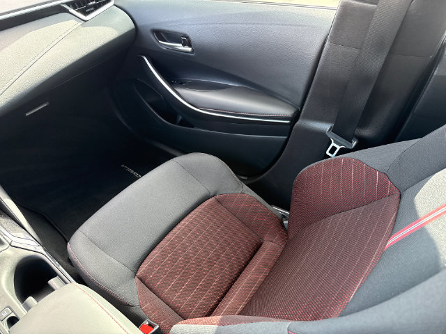 Used 2025 Toyota Corolla SE FWD image 14