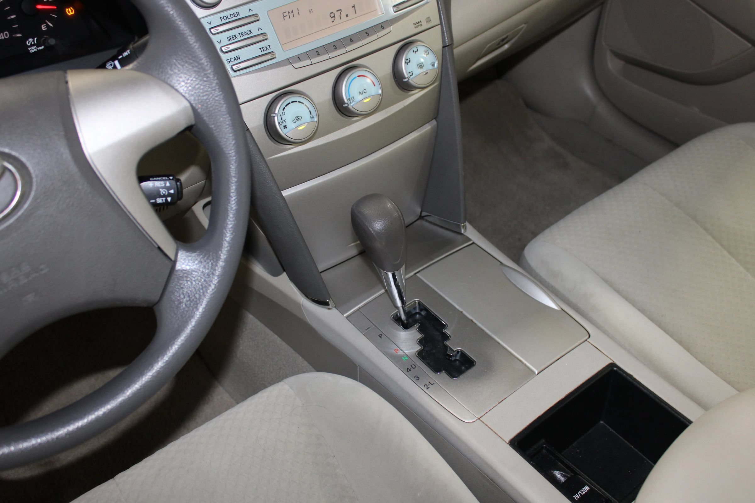 Used 2009 Toyota Camry LE FWD image 15