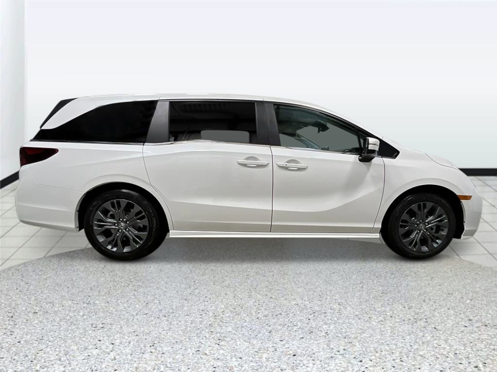 New 2026 Honda Odyssey Touring image 2