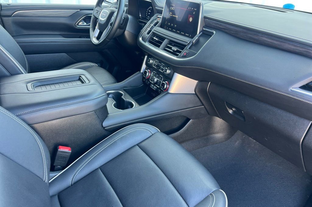 Used 2024 GMC Yukon SLT AWD/4WD image 14