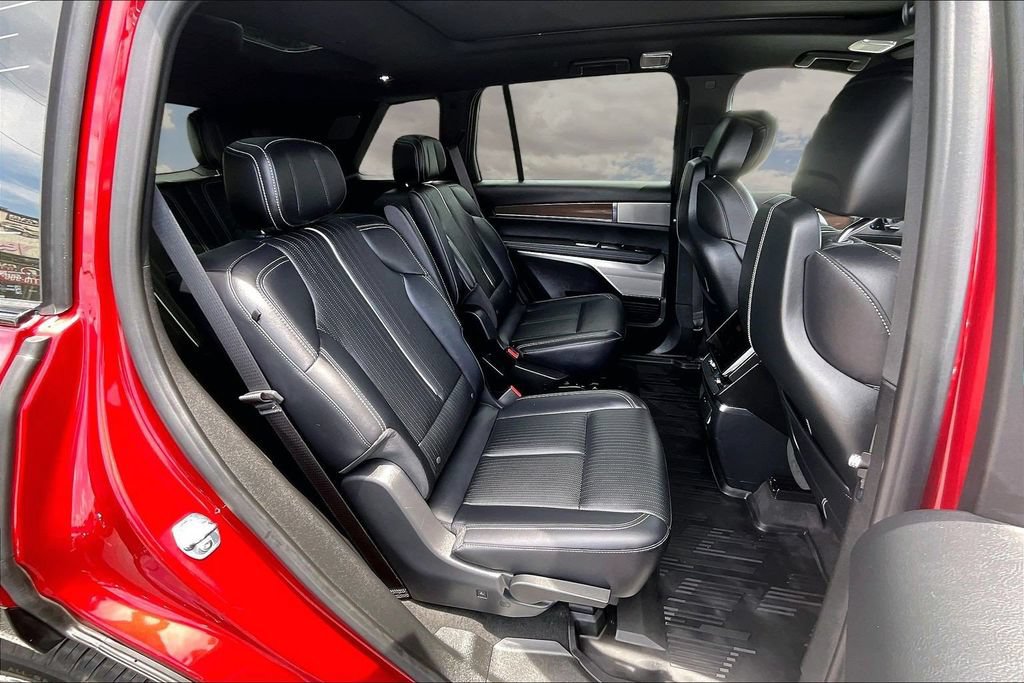 Certified 2026 Cadillac Vistiq Sport w/ LPO, Floor Liner Package AWD/4WD image 25