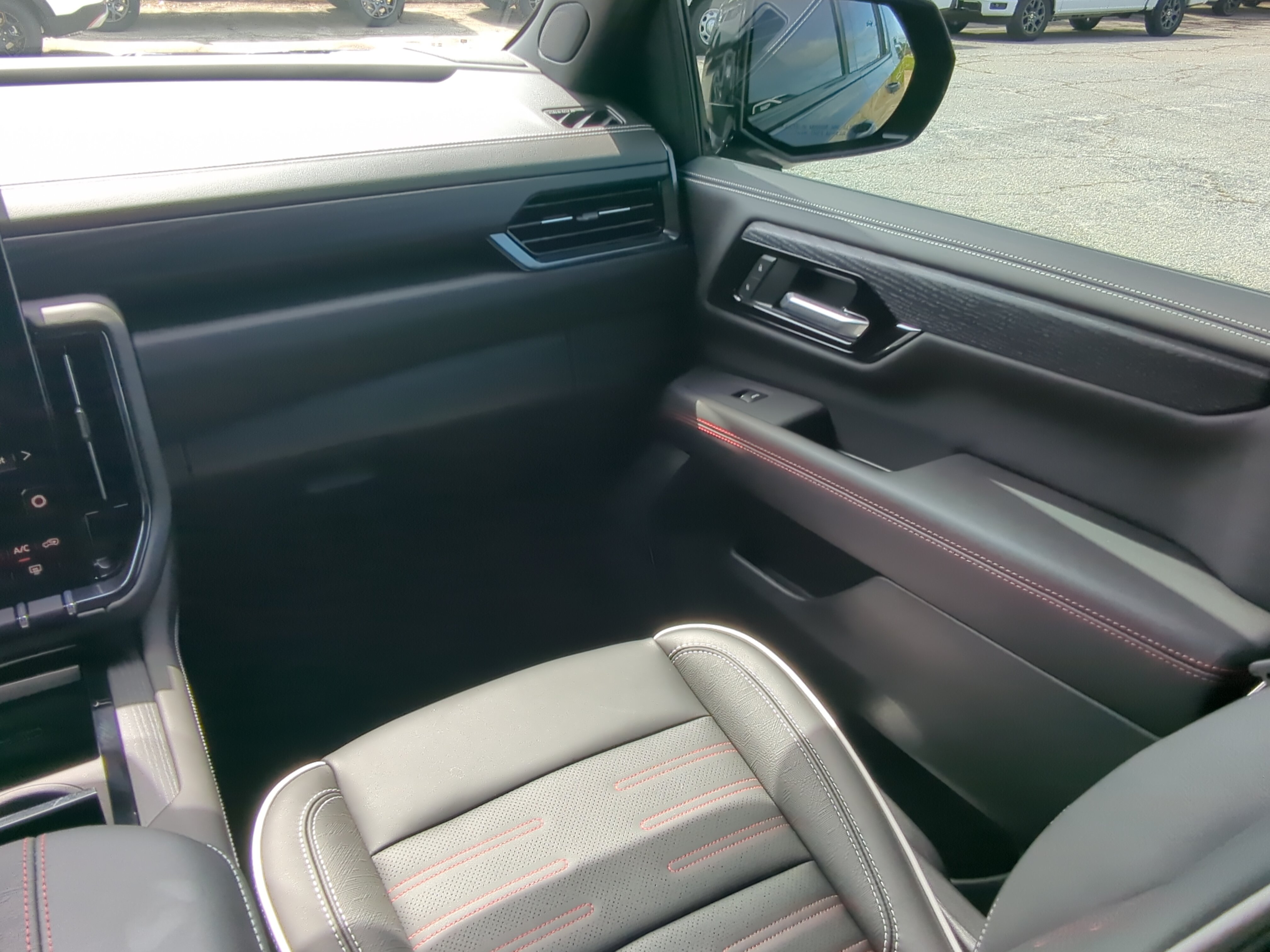 Used 2026 GMC Yukon XL AT4 Ultimate w/ LPO, Floor Liner Package AWD/4WD image 15