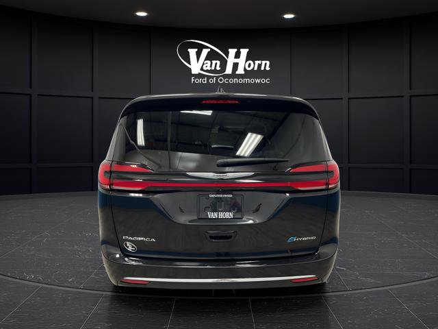 Used 2022 Chrysler Pacifica Touring-L FWD image 6