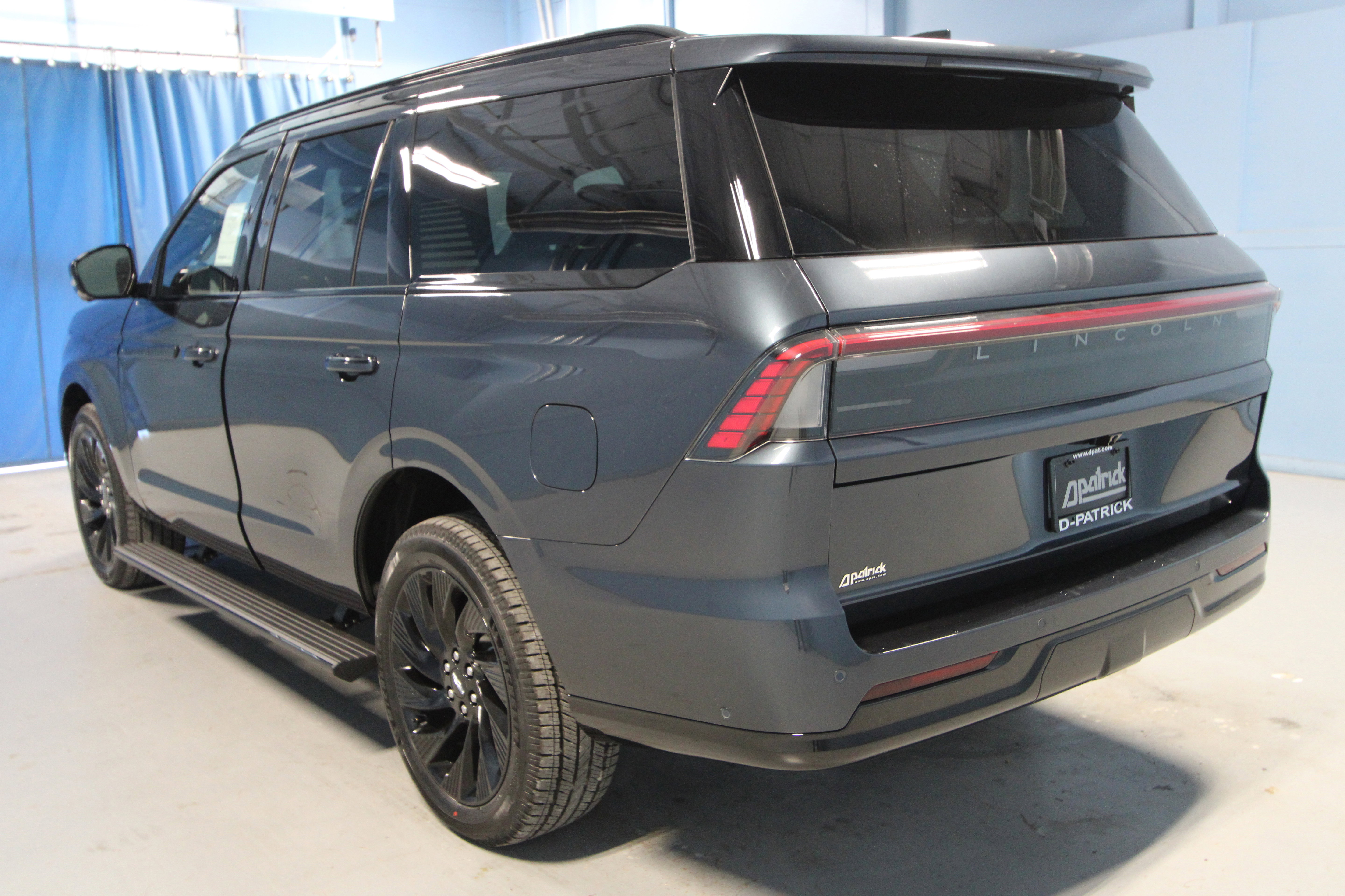 New 2025 Lincoln Navigator Reserve w/ Jet Appearance Package image 33