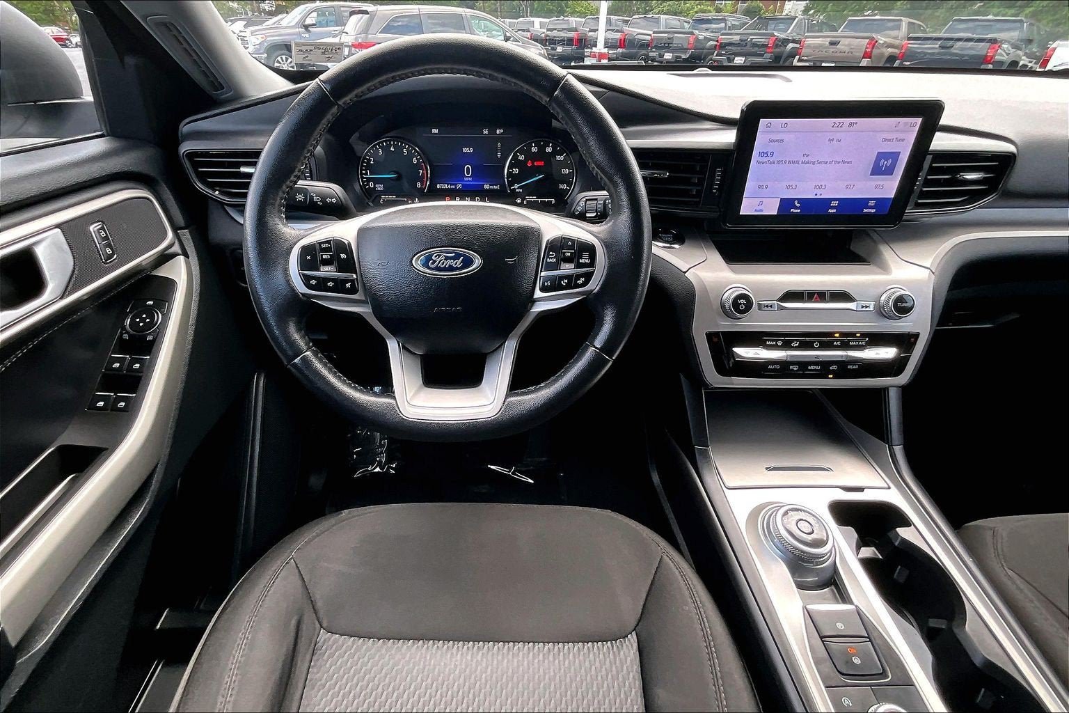 Used 2023 Ford Explorer XLT AWD/4WD image 5