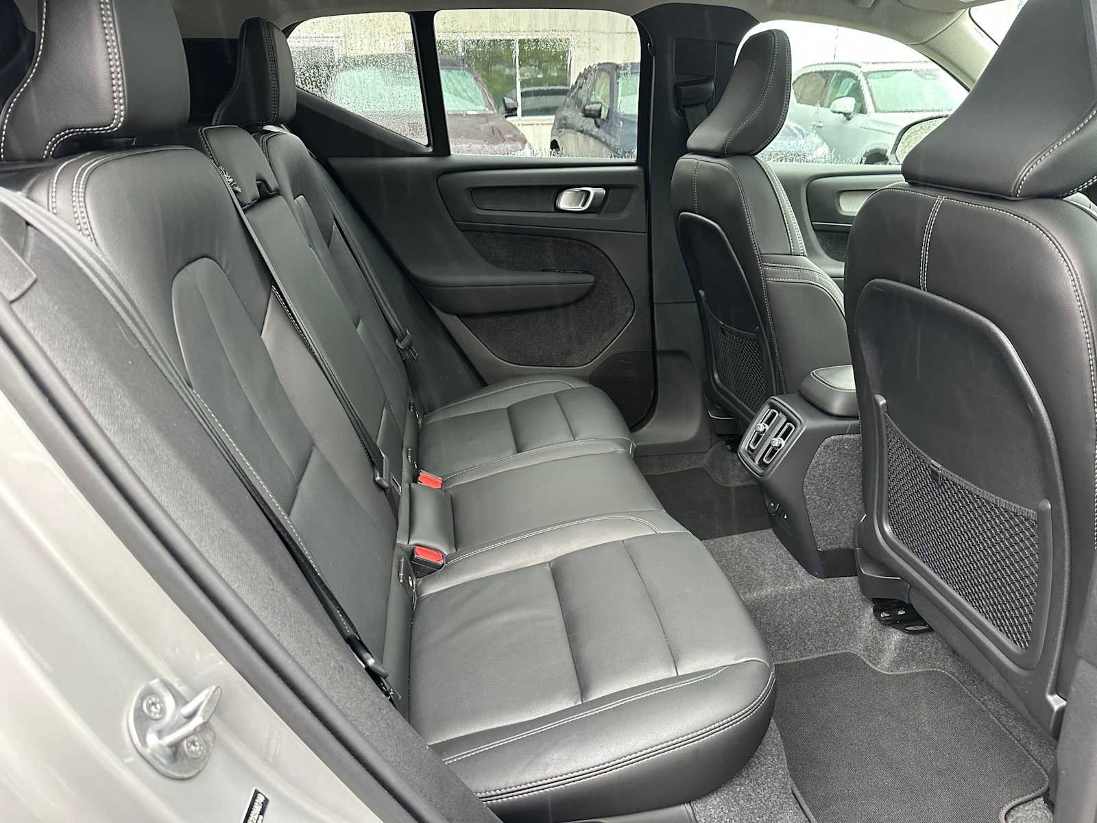 Certified 2025 Volvo XC40 B5 Plus AWD/4WD image 13