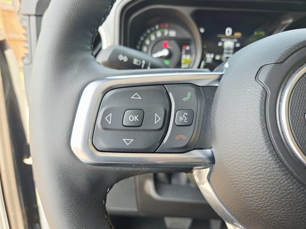 Certified 2025 Jeep Wrangler Unlimited Sahara AWD/4WD image 22
