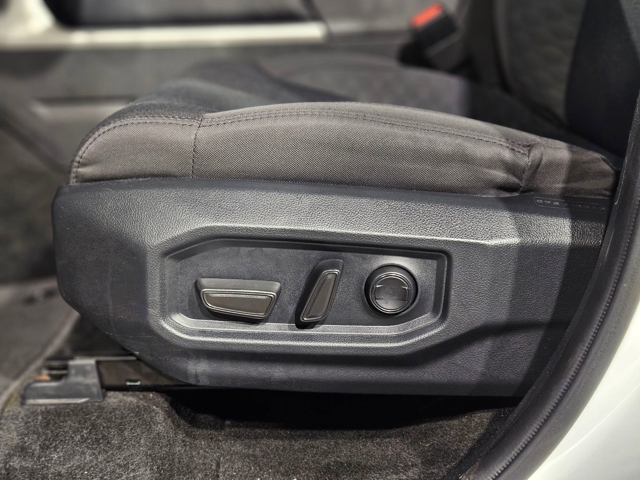 Certified 2025 Toyota Sequoia SR5 image 22