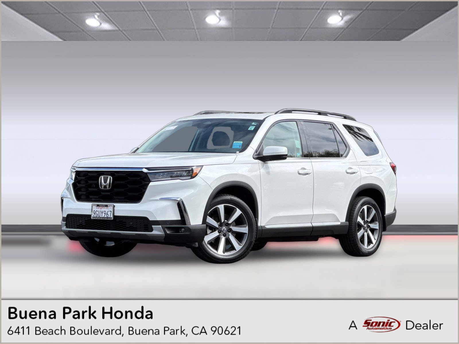 Certified 2023 Honda Pilot Touring image 1