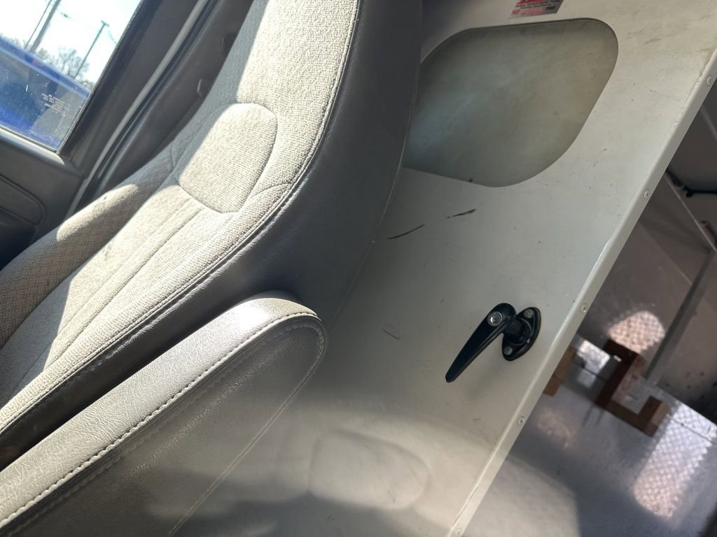 Used 2011 Chevrolet Express 3500 image 5