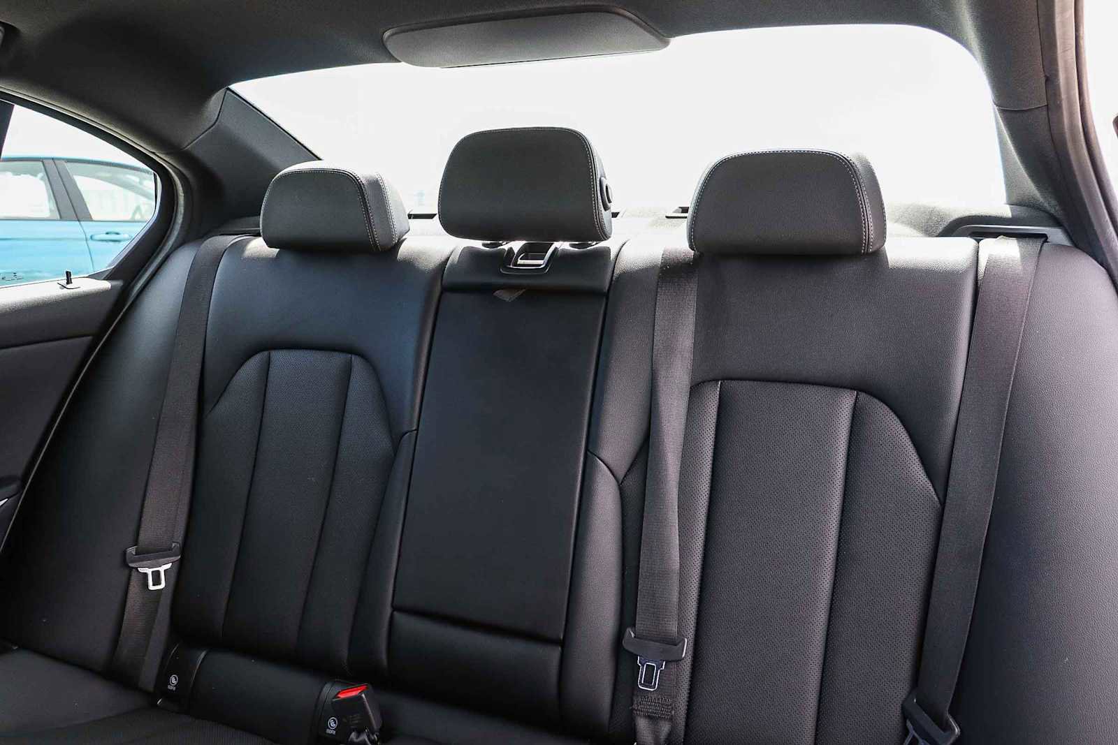 Used 2024 BMW 330e image 17