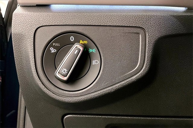 Used 2022 Volkswagen Atlas SEL Premium image 37