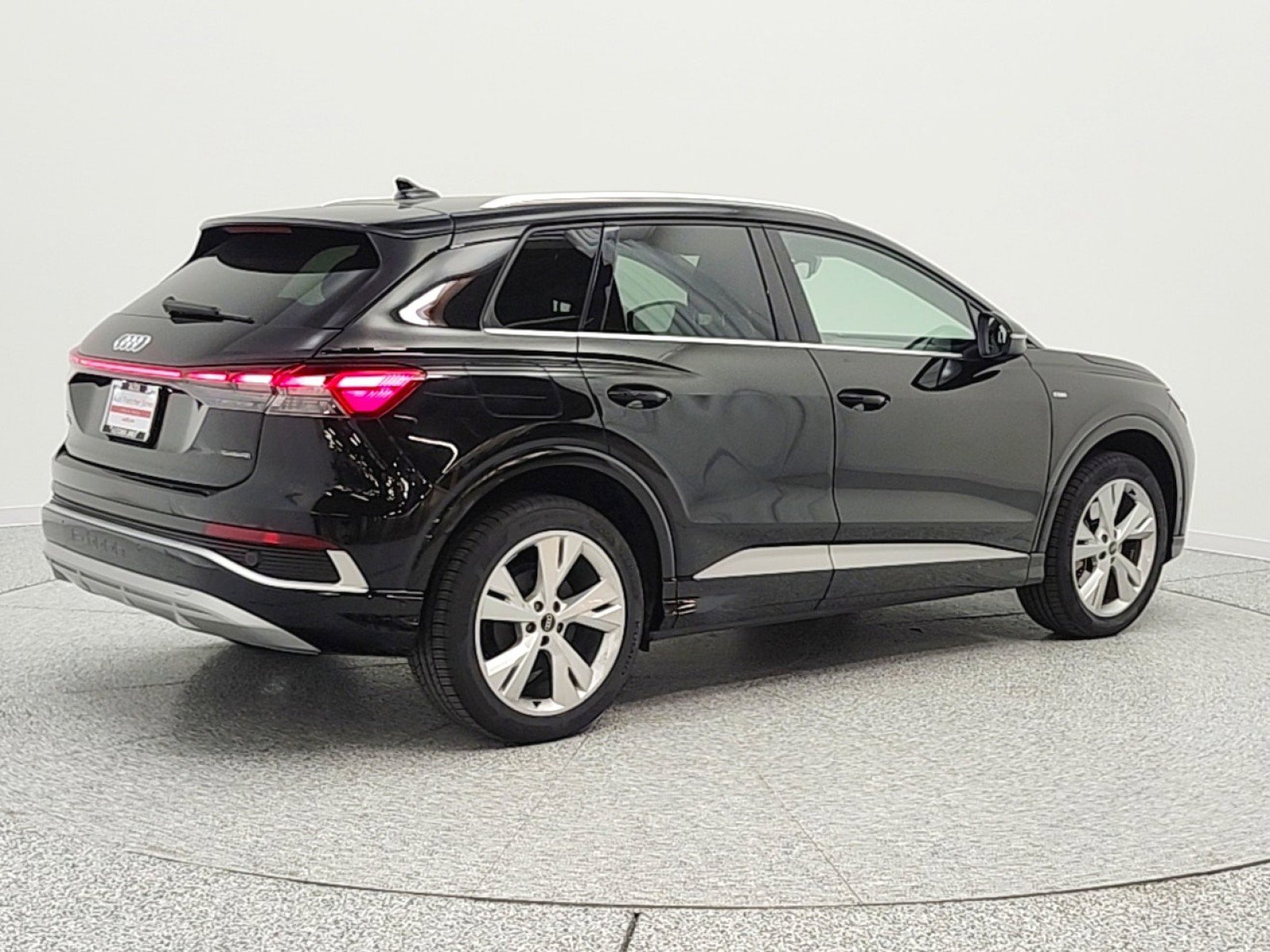 Used 2023 Audi Q4 e-tron Premium Plus AWD/4WD image 5